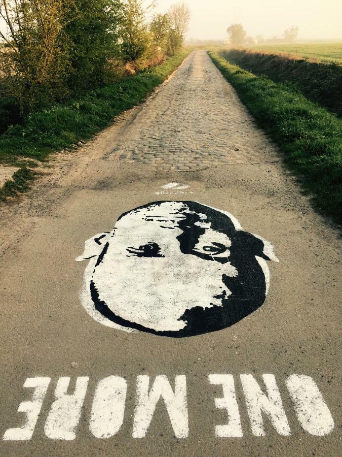 Le Pave De La Croix Blanche Hotel Luaran gambar